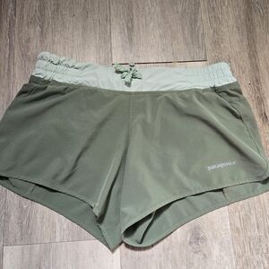 Patagonia Nine Trails Shorts Size XS Green Color